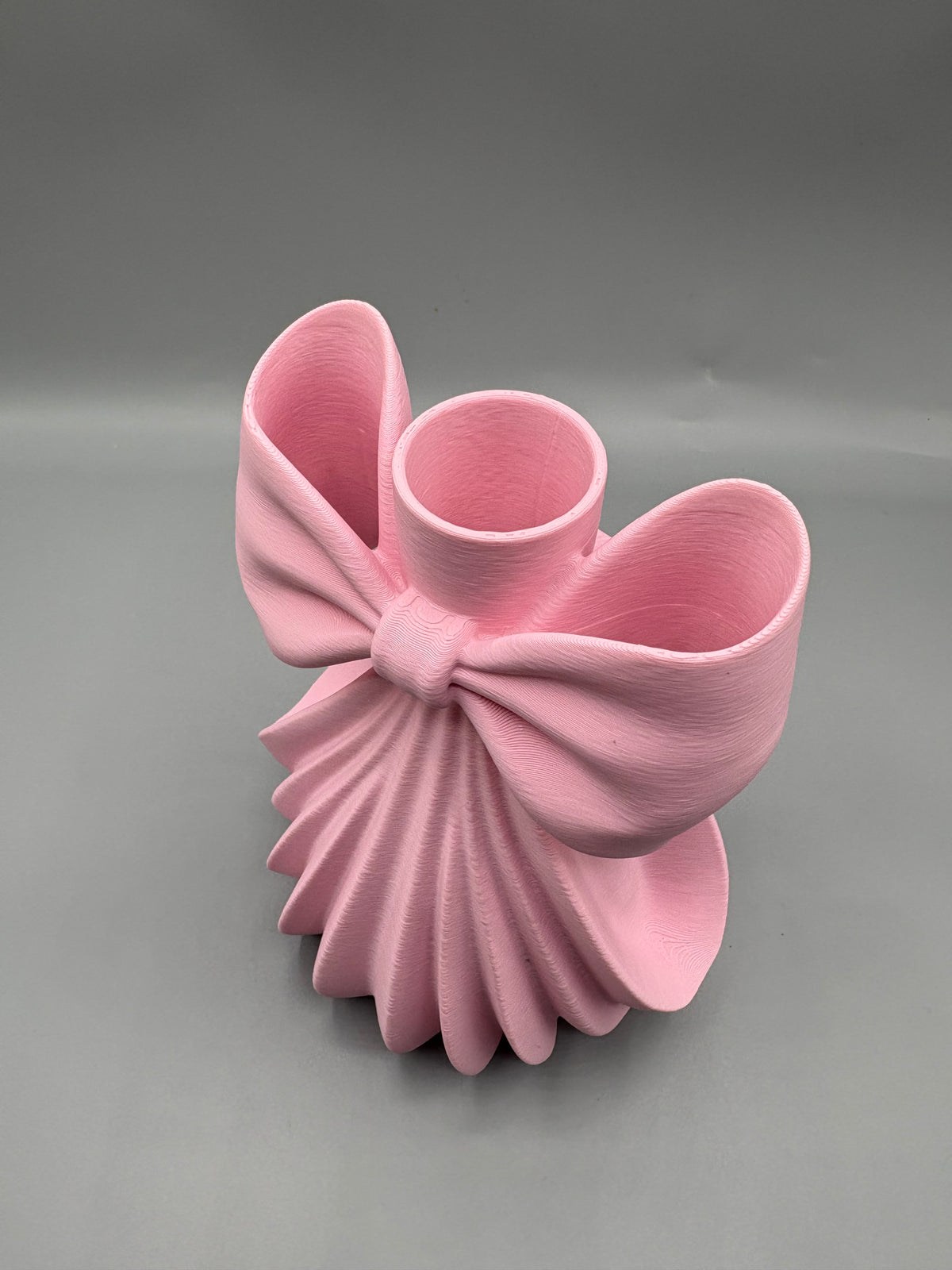 Coquette Bow Bud Vase — Elegant Ribbed Decor