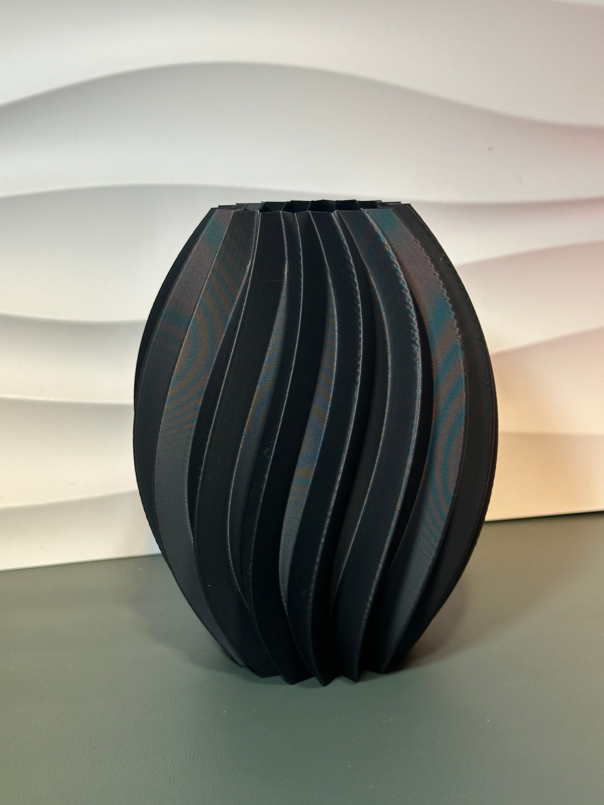 Flowsa - Elegant and Modern Vase