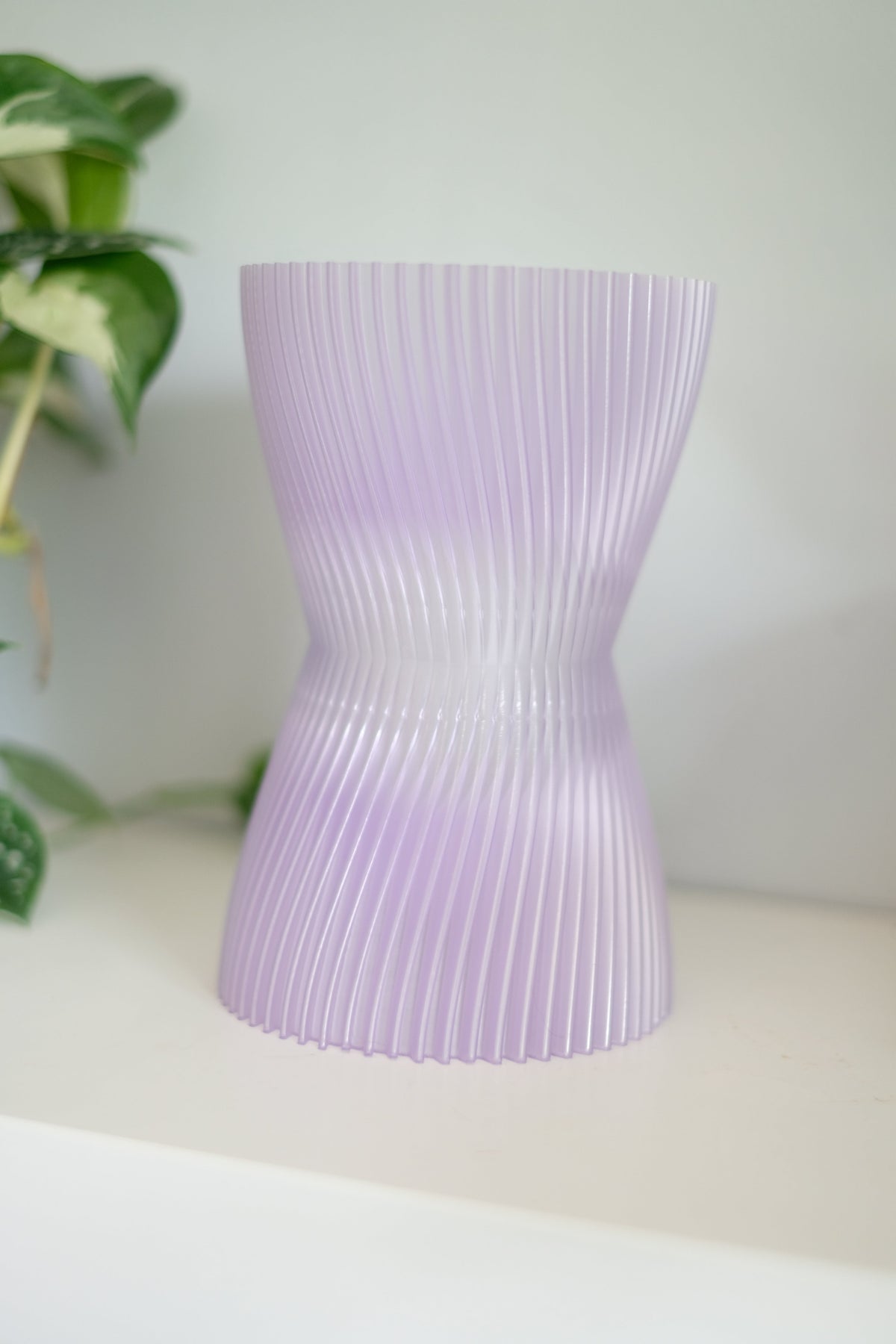 Hourglass Ribbed Vase – Large size
