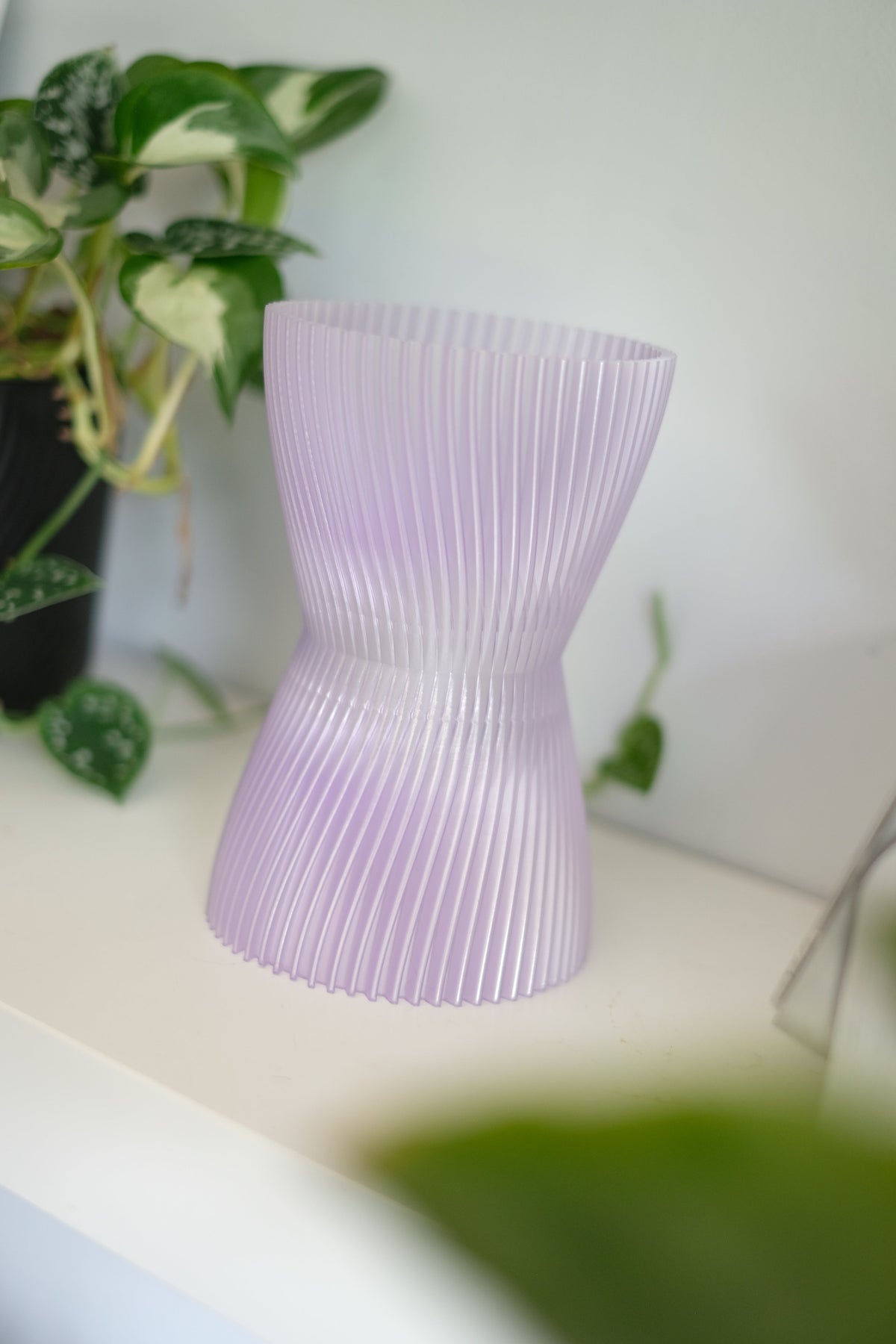 Hourglass Ribbed Vase – Large size