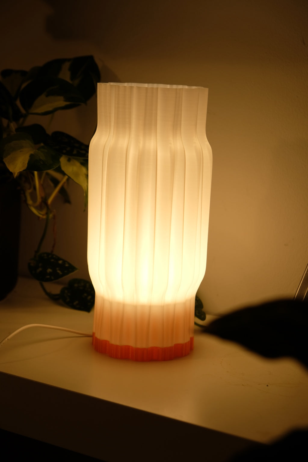 Modern Ribbed Column Table Lamp