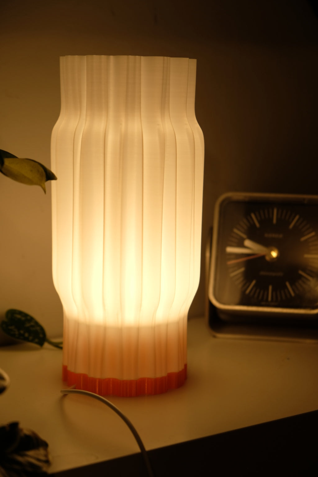 Modern Ribbed Column Table Lamp