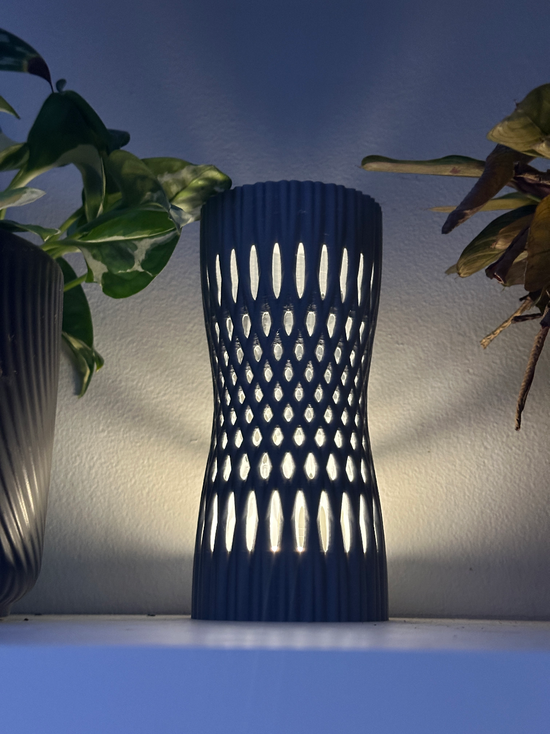 Perforated Pattern Wireless Lamp
