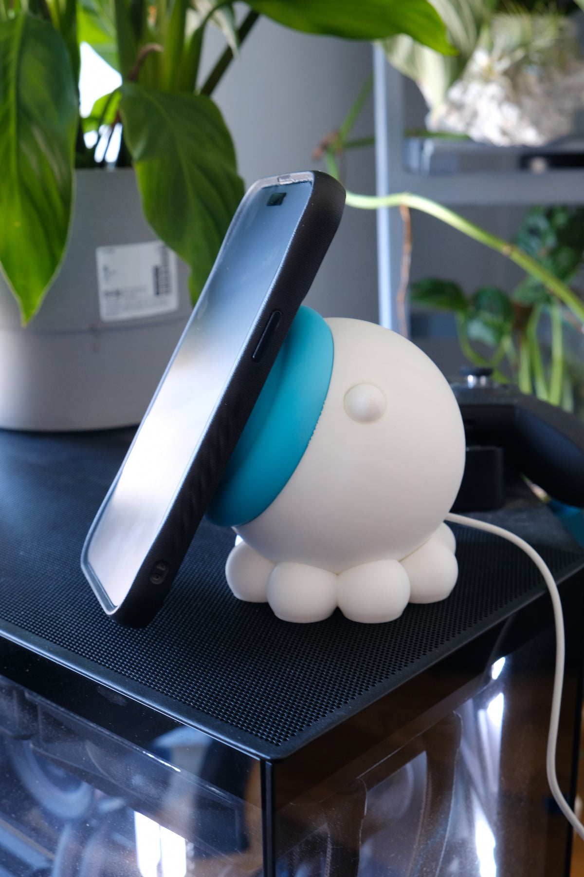 Phone Charging Stand Aesthetic Kawaii Squid Mount
