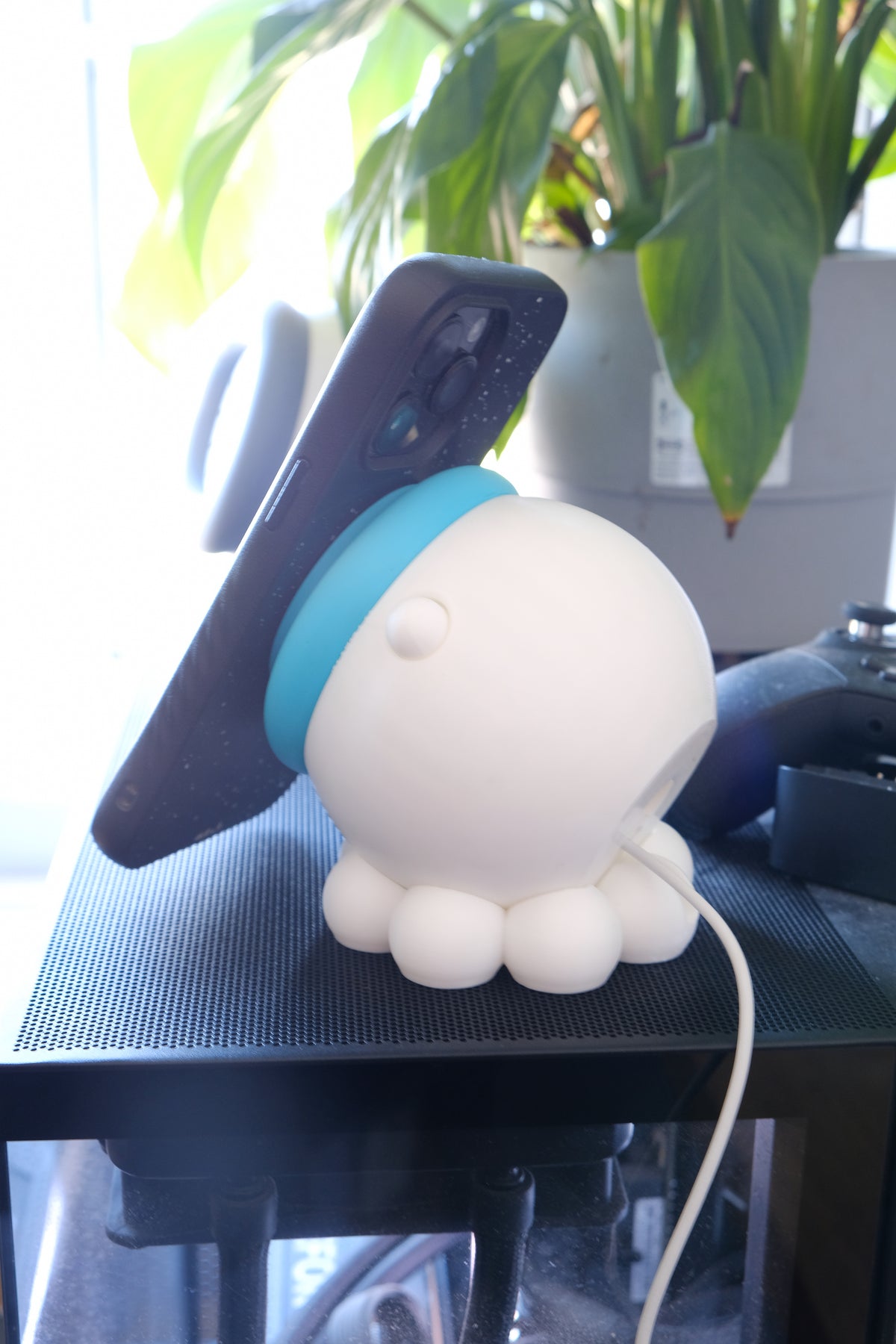 Phone Charging Stand Aesthetic Kawaii Squid Mount