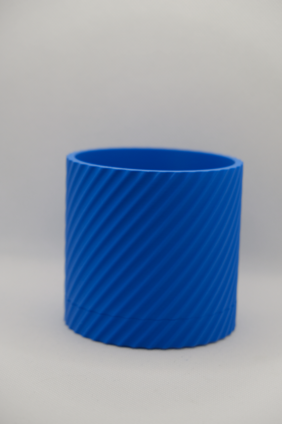 Plant Pot with Integrated Drainage and Drip Tray – Large size