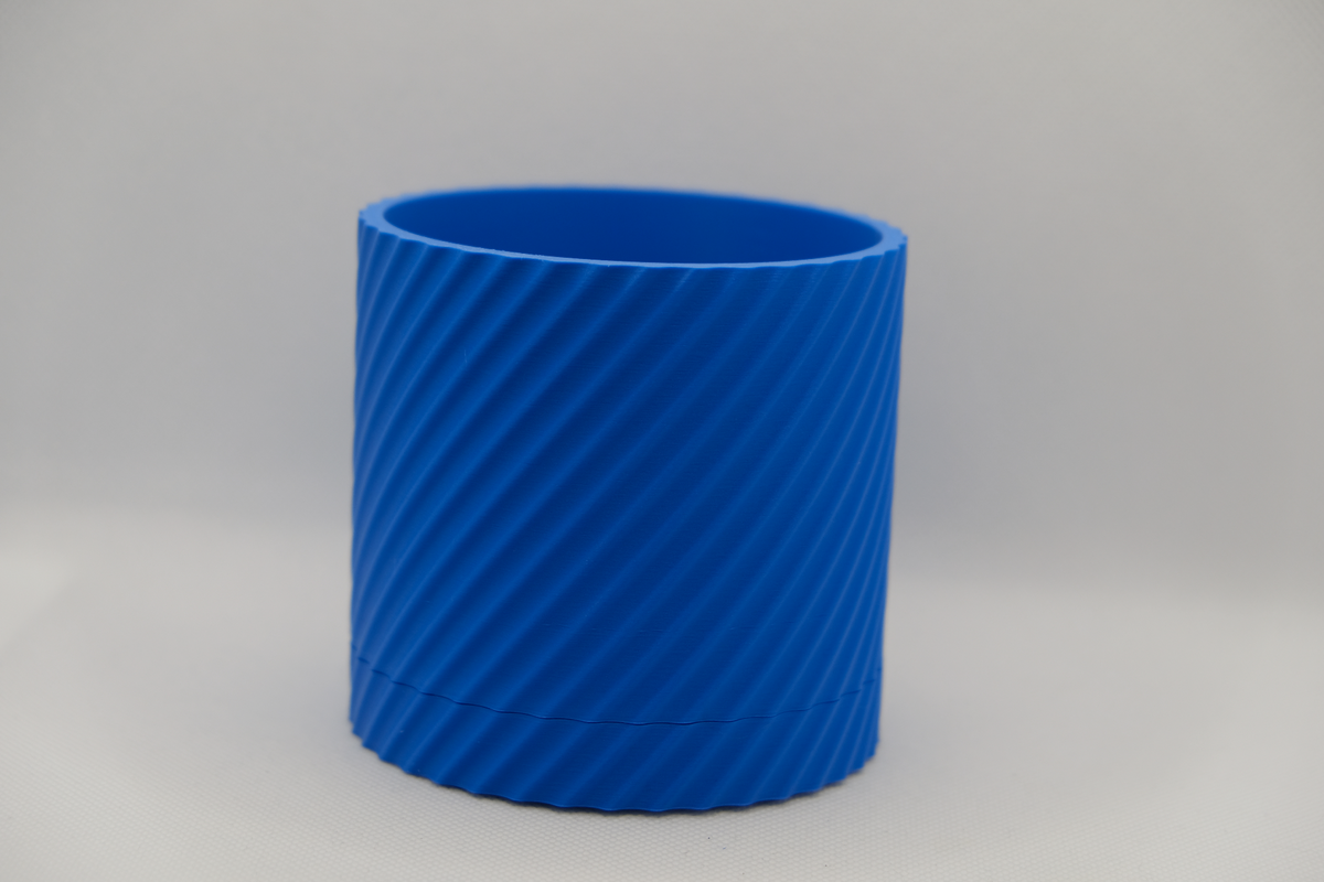 Plant Pot with Integrated Drainage and Drip Tray