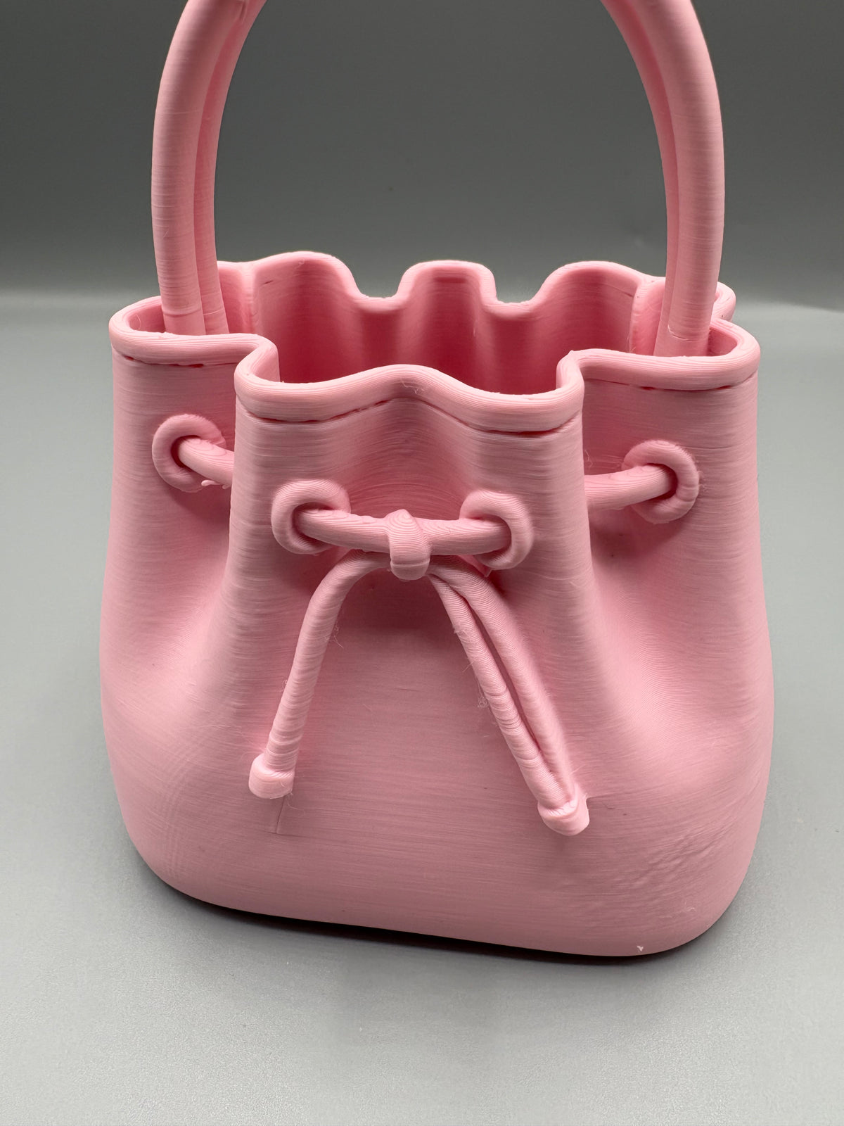 Sculptural Drawstring Makeup Brush Organizer