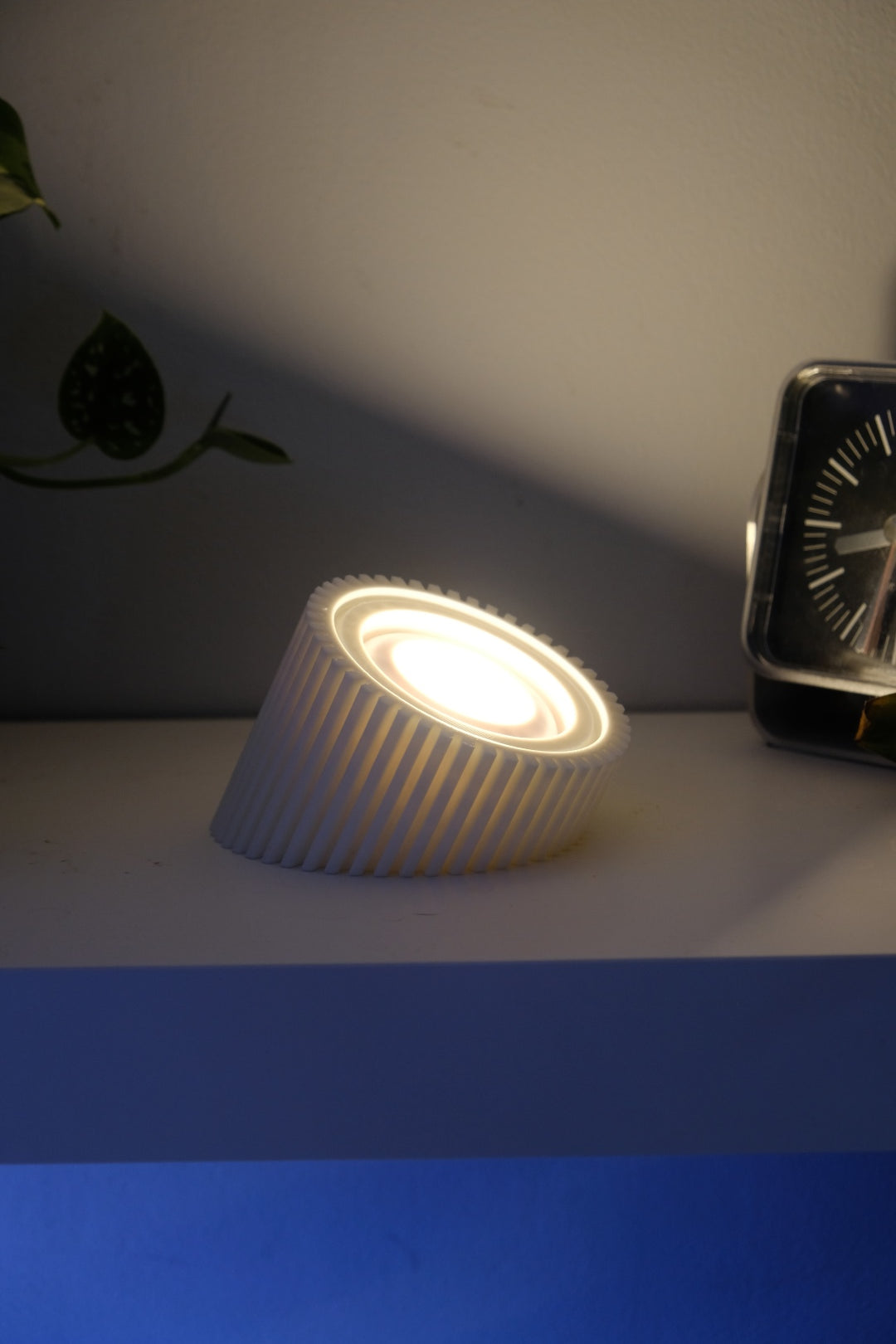 Small Ribbed Wireless Uplighter
