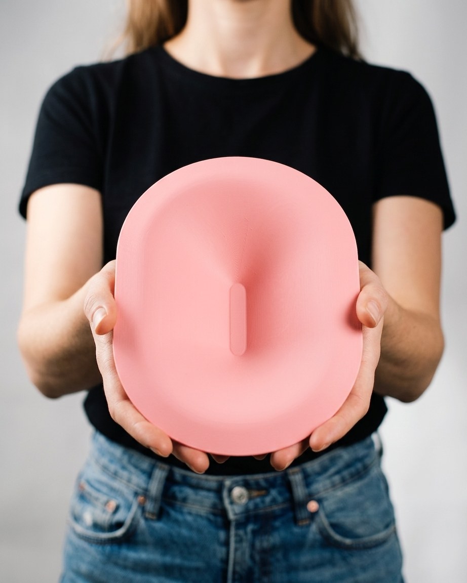 Soft curve pill-shaped catch-all tray bowl