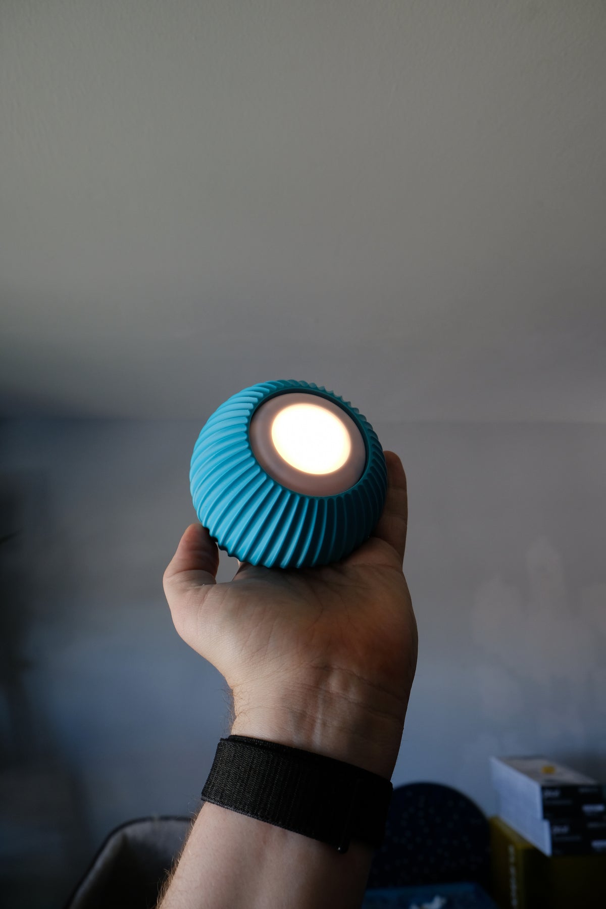 Textured Dome Wireless Uplighter
