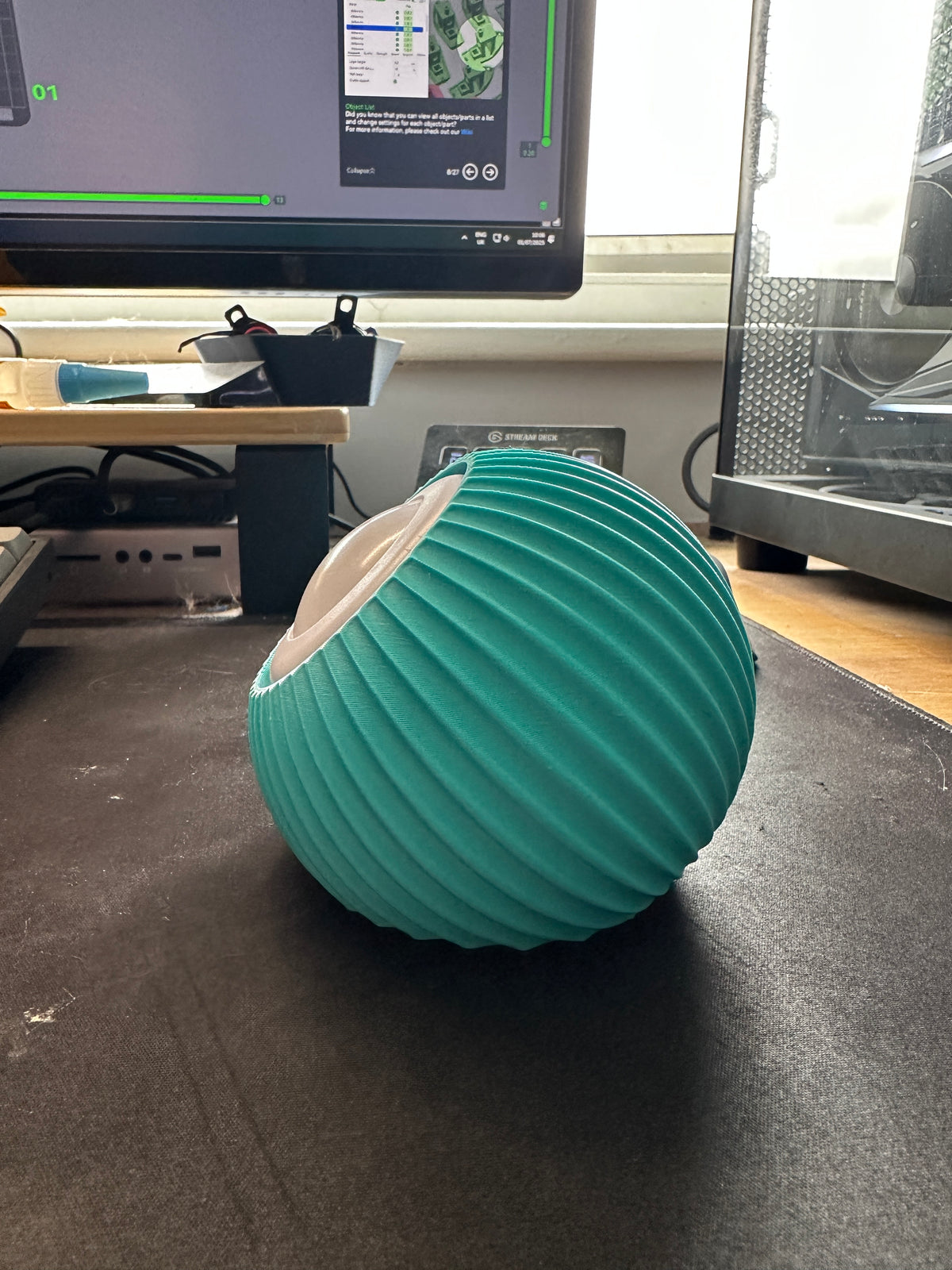 Textured Dome Wireless Uplighter