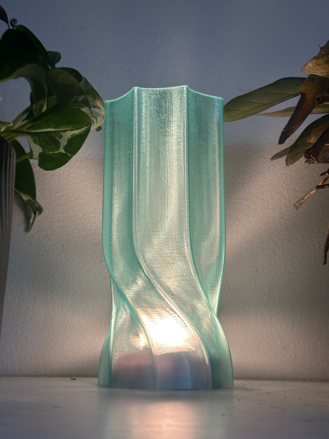 Twisted Square Wireless RGB Lamp