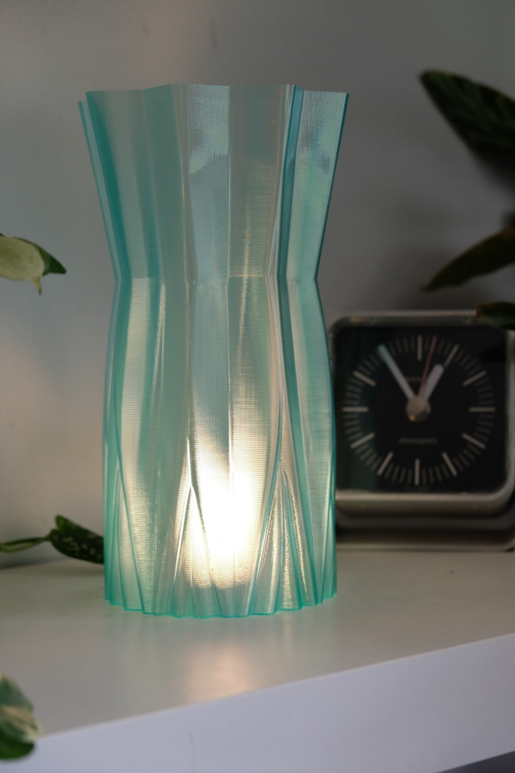 Twisted Wave Wireless Lamp